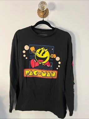Pac-Man Graphic Long Sleeve Men’s Large Tee - Black